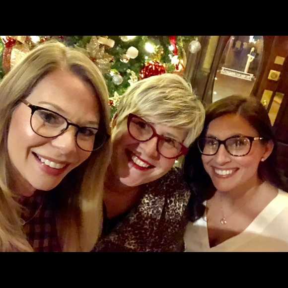 Meet your Posher, Debbie - Picture 4 of 15